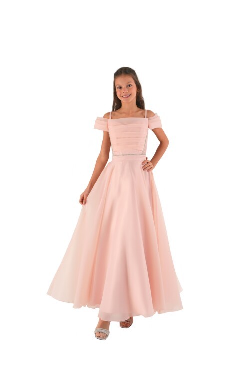 Kız çocuk uzun elbise